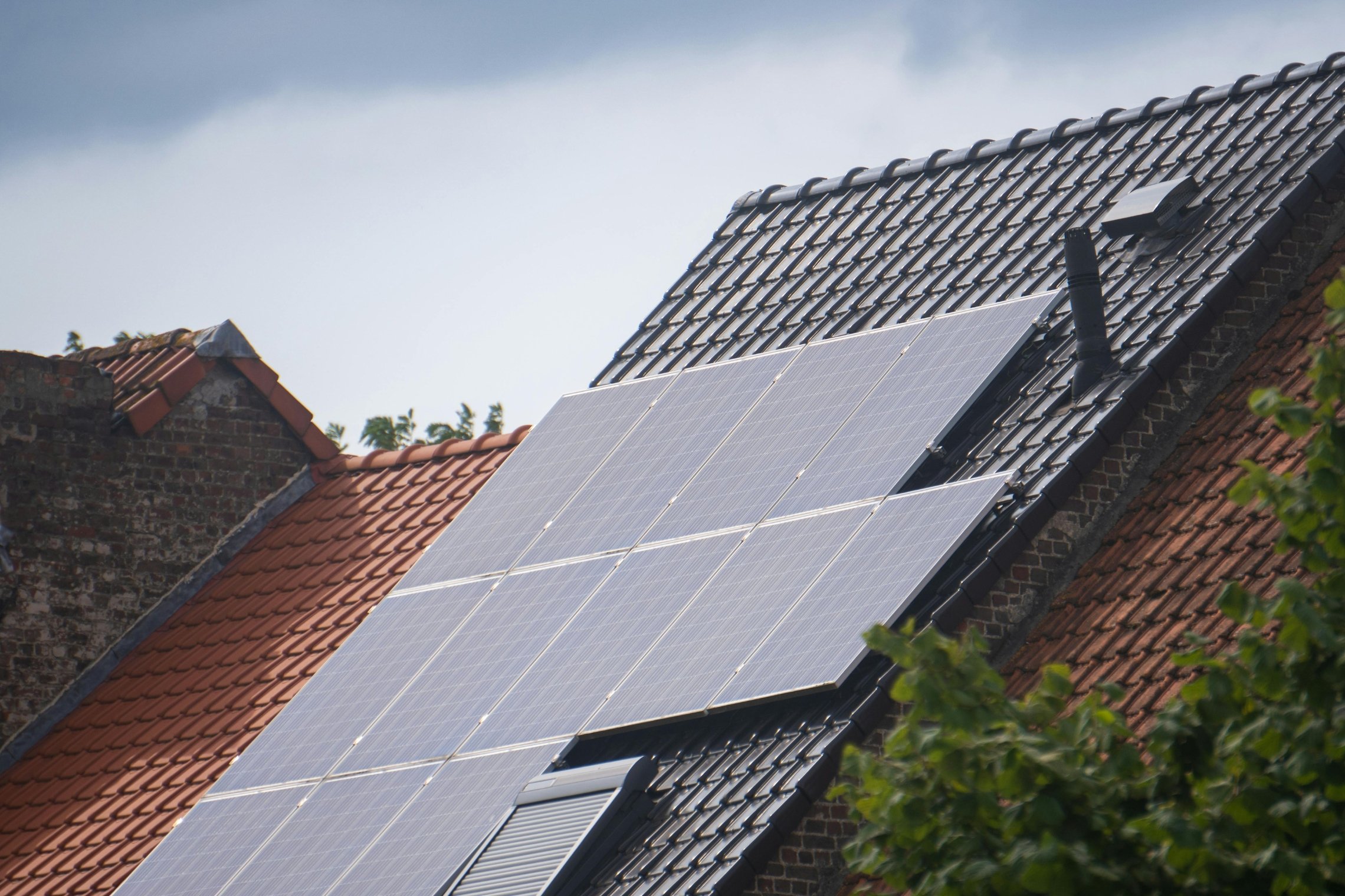 Parama saulės elektrinei su kaupikliu išgraibstyta: APVA formuoja rezervinį sąrašą gyventojams