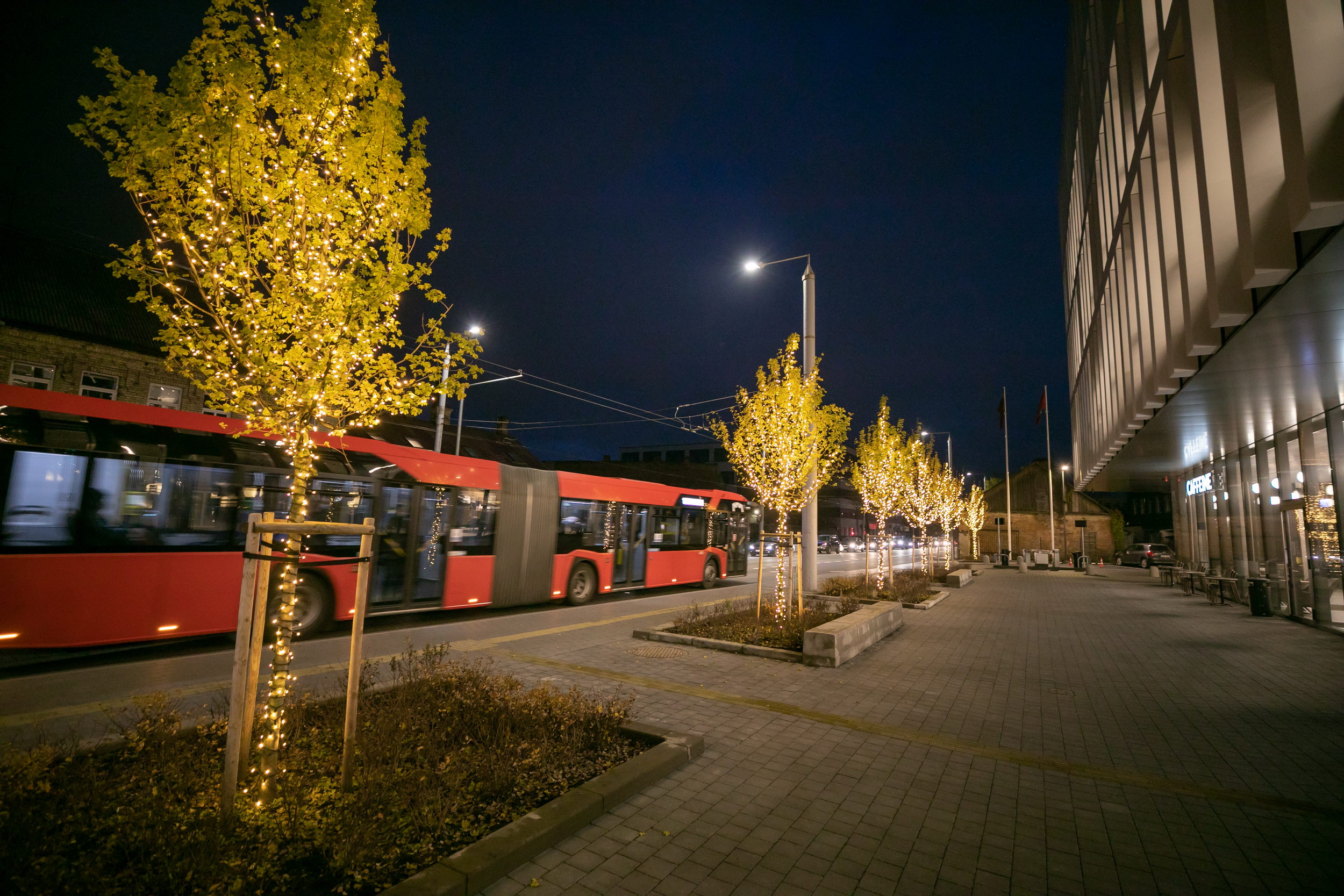 Vairuotojai įspėjami: Švitrigailos gatvėje uždaro juostą, srautus kreips autobusų juosta