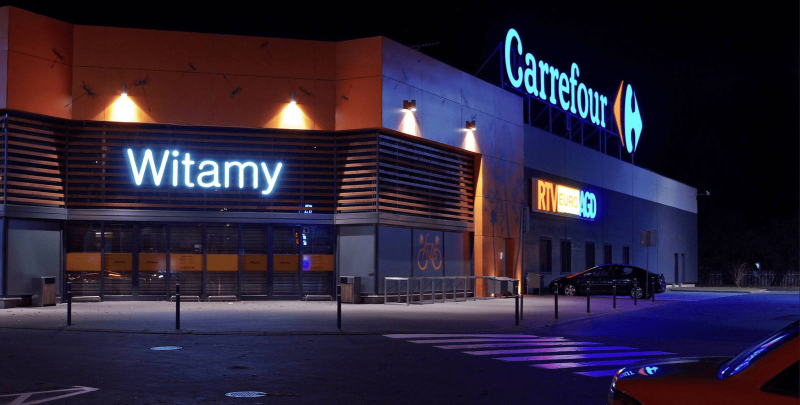 „Carrefour“ traukiasi iš Lenkijos: per metus dingo 73 parduotuvės, smunka pardavimai