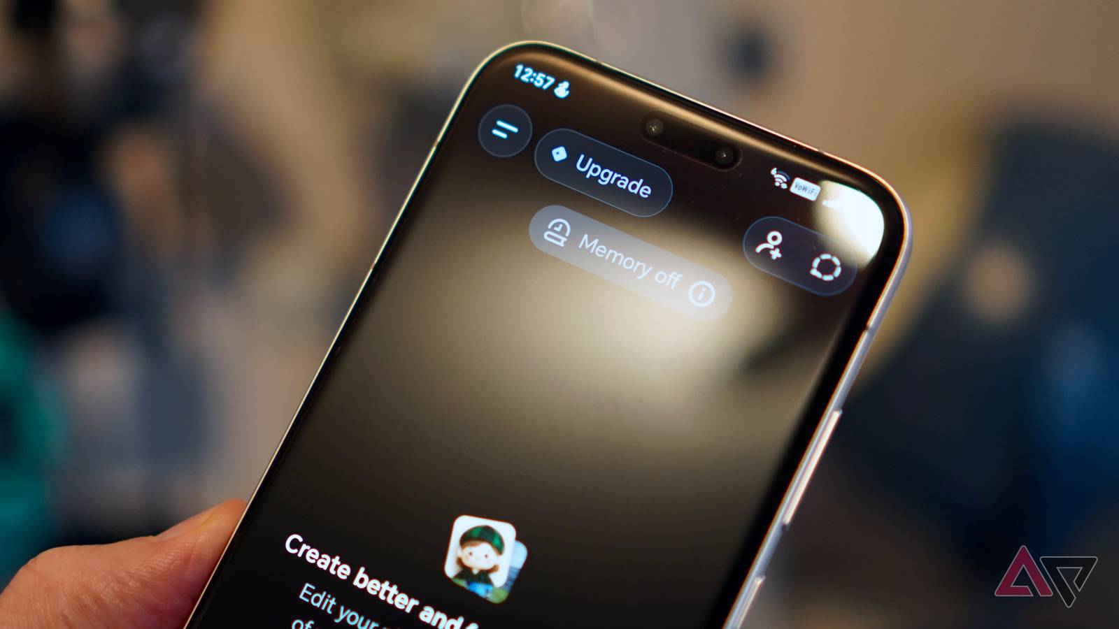 „OpenAI“ kuria DI telefoną: kalbama apie nuosavą lustą ir startą tik 2028 metais