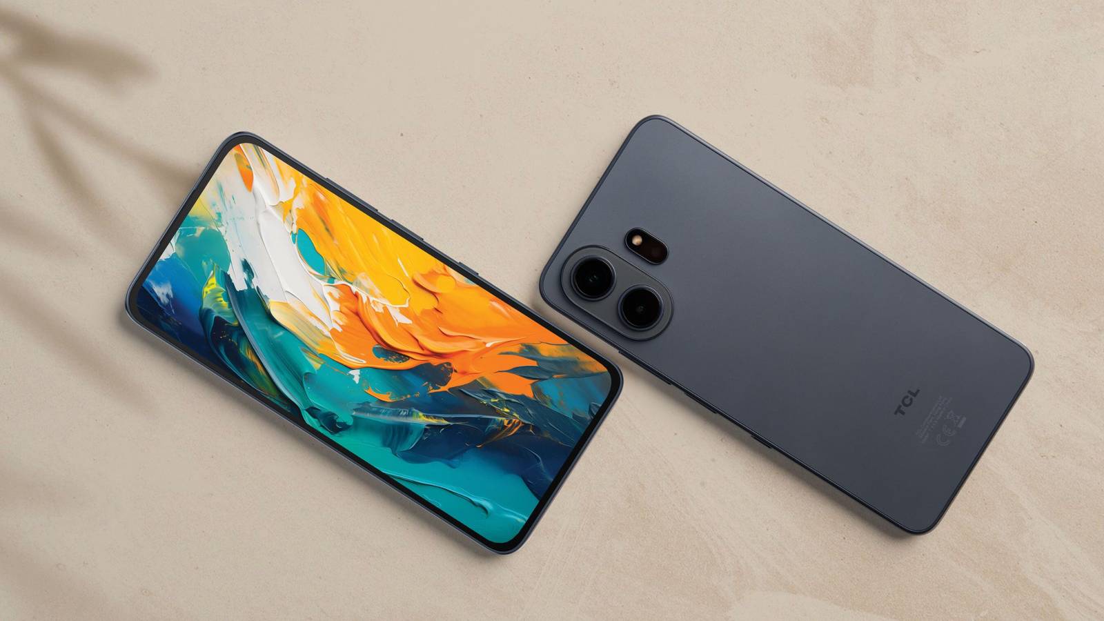 „TCL“ pristatė pigų telefoną už 200 dolerių: žada veikti iki 7 dienų be įkrovimo