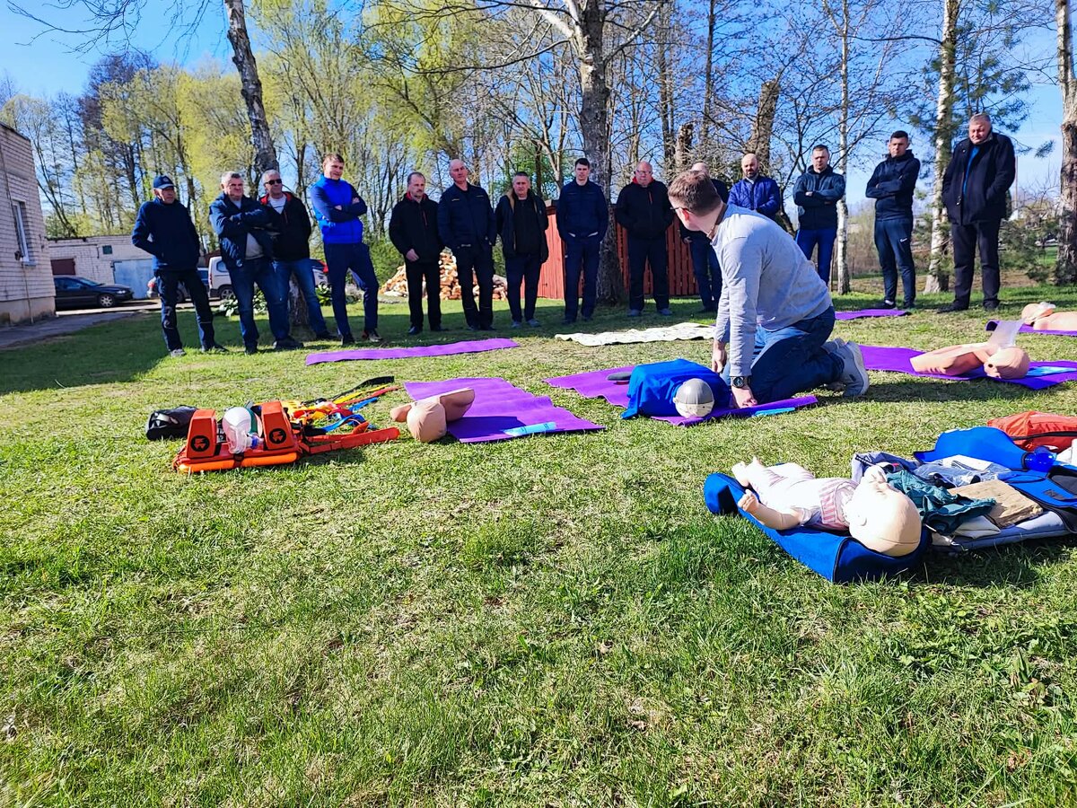 Alytaus rajone ugniagesiai atnaujino pirmosios pagalbos įgūdžius: nuo gaivinimo iki masyvaus kraujavimo