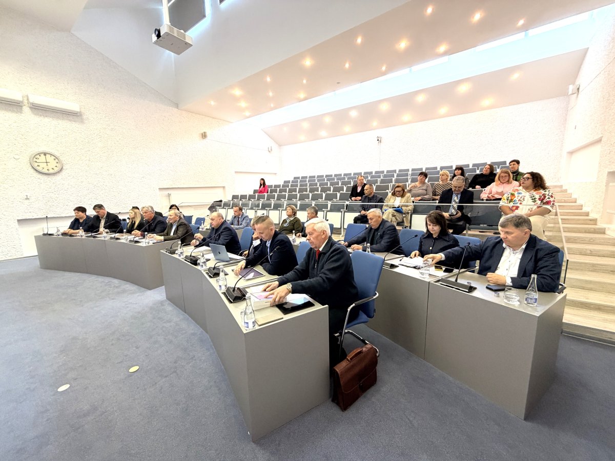 Zarasų tarybos posėdyje – ginčas dėl sporto įkainių, etikos akcentai ir sprendimai projektams