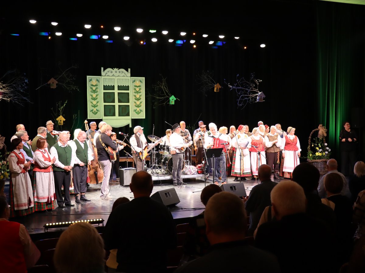 Ignalinoje kapelos užkūrė tikrą Atvelykio audrą: šoko net santūriausi žiūrovai