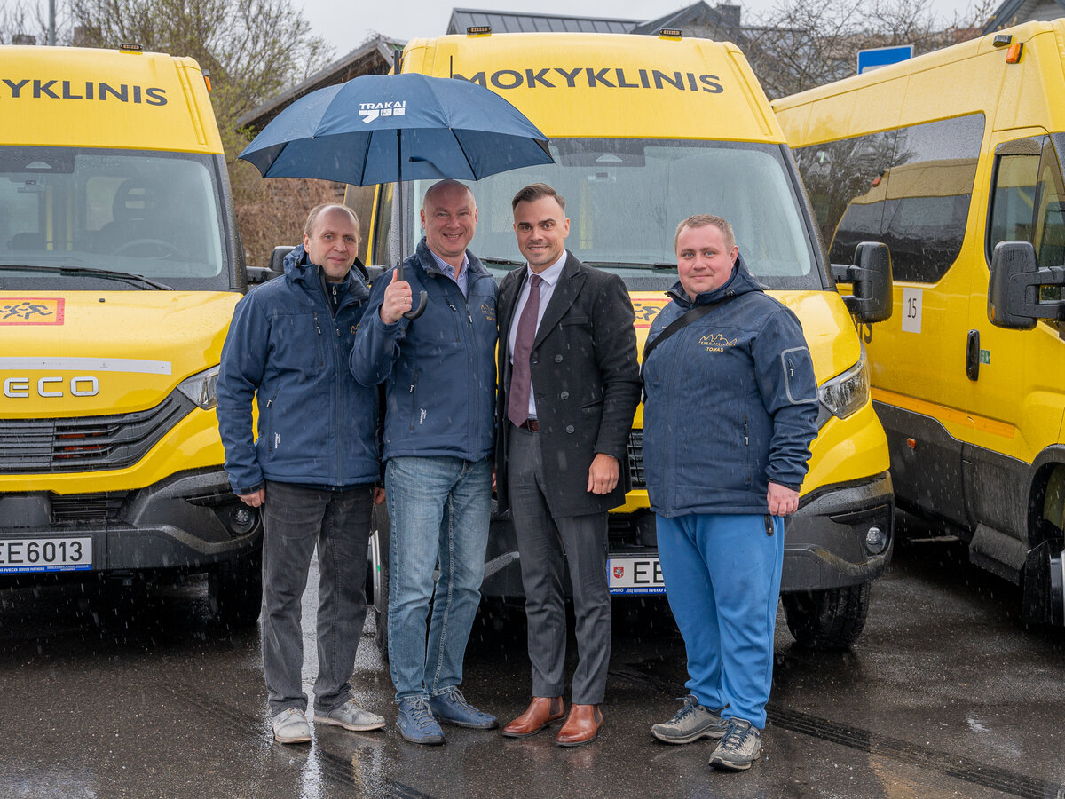 Trakai įsigijo 3 elektrinius mokyklinius autobusiukus: štai kam jie atiteks ir kiek kainavo
