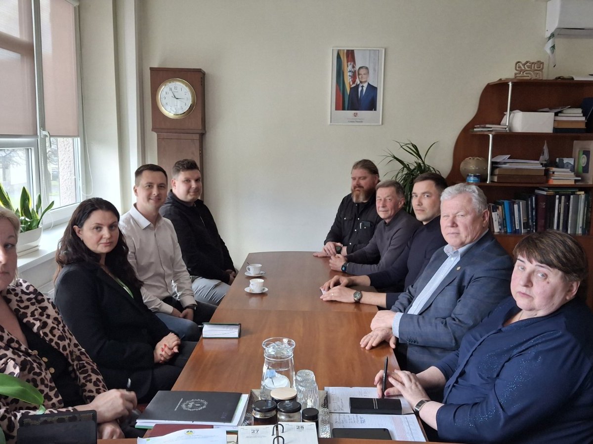 Anykščiuose pasirašyta 3 metų sutartis: „Ecoservice“ prižiūrės gatves, kelius ir šaligatvius