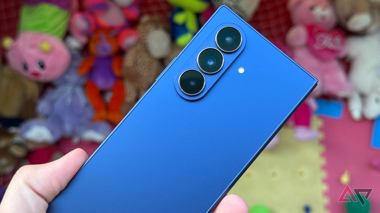 „Samsung“ gudrybė nustebino: atnaujintas „Galaxy Z Fold 7“ brangesnis už naują