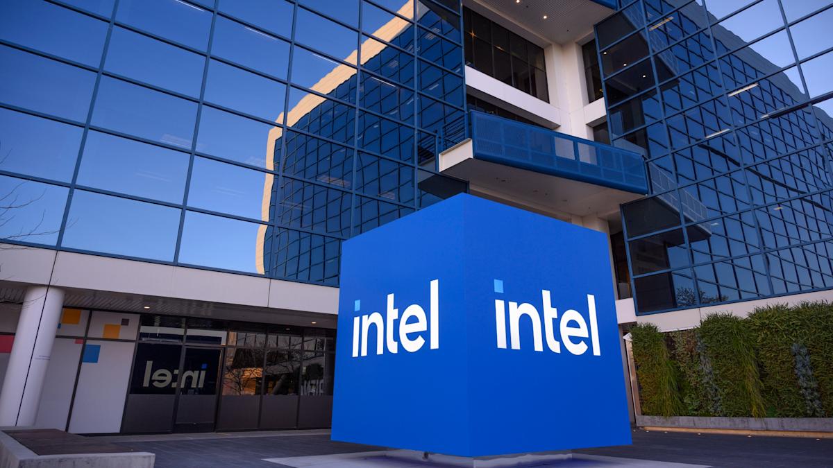 „Intel“ jungiasi prie Musko „Terafab“ Ostine: planas stulbina – 1 TW galios per metus