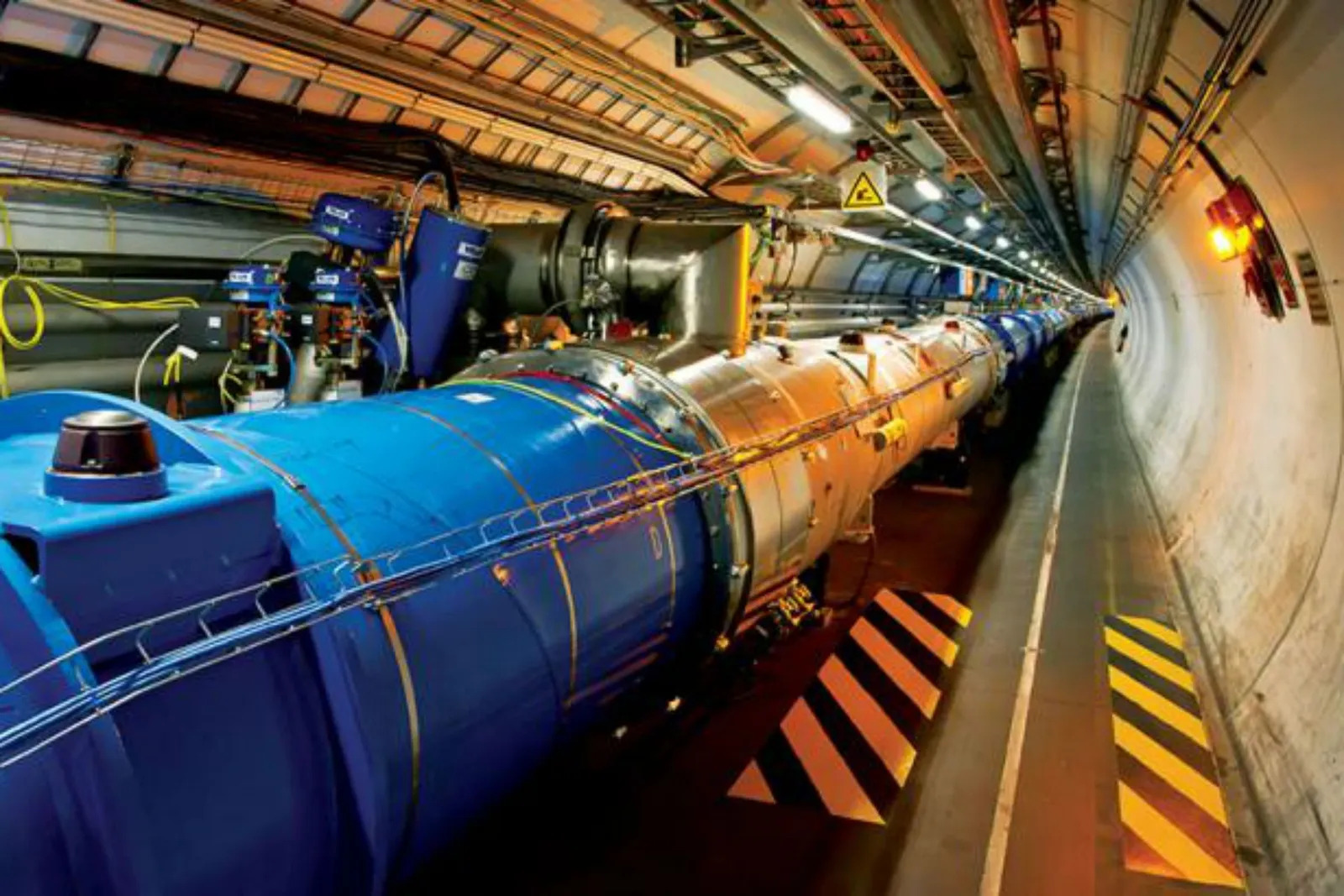 CERN paskelbė sensacingai tikslų W bozono masės matavimą: ar Modelis standartinis saugus?
