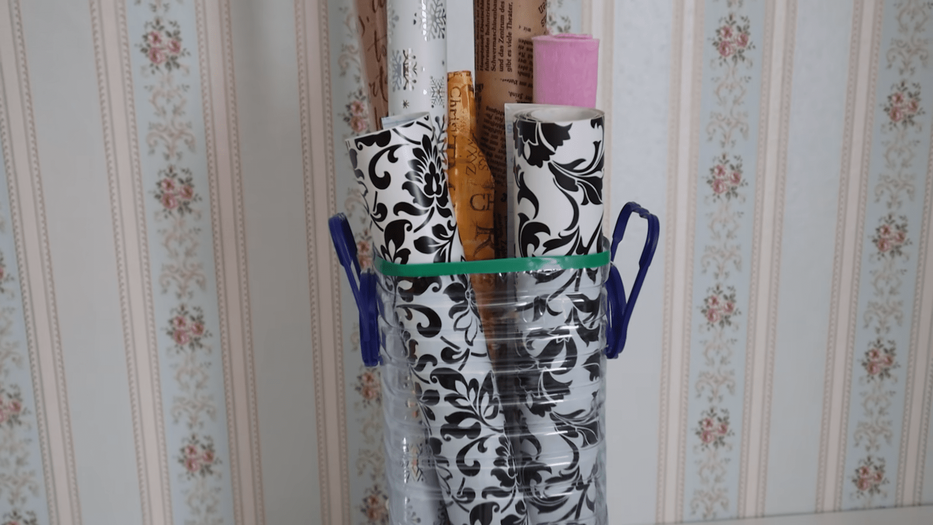 Paimkite 2 plastikinius butelius ir sujunkite ypatingai – namams pasigaminsite daiktą 10 metų