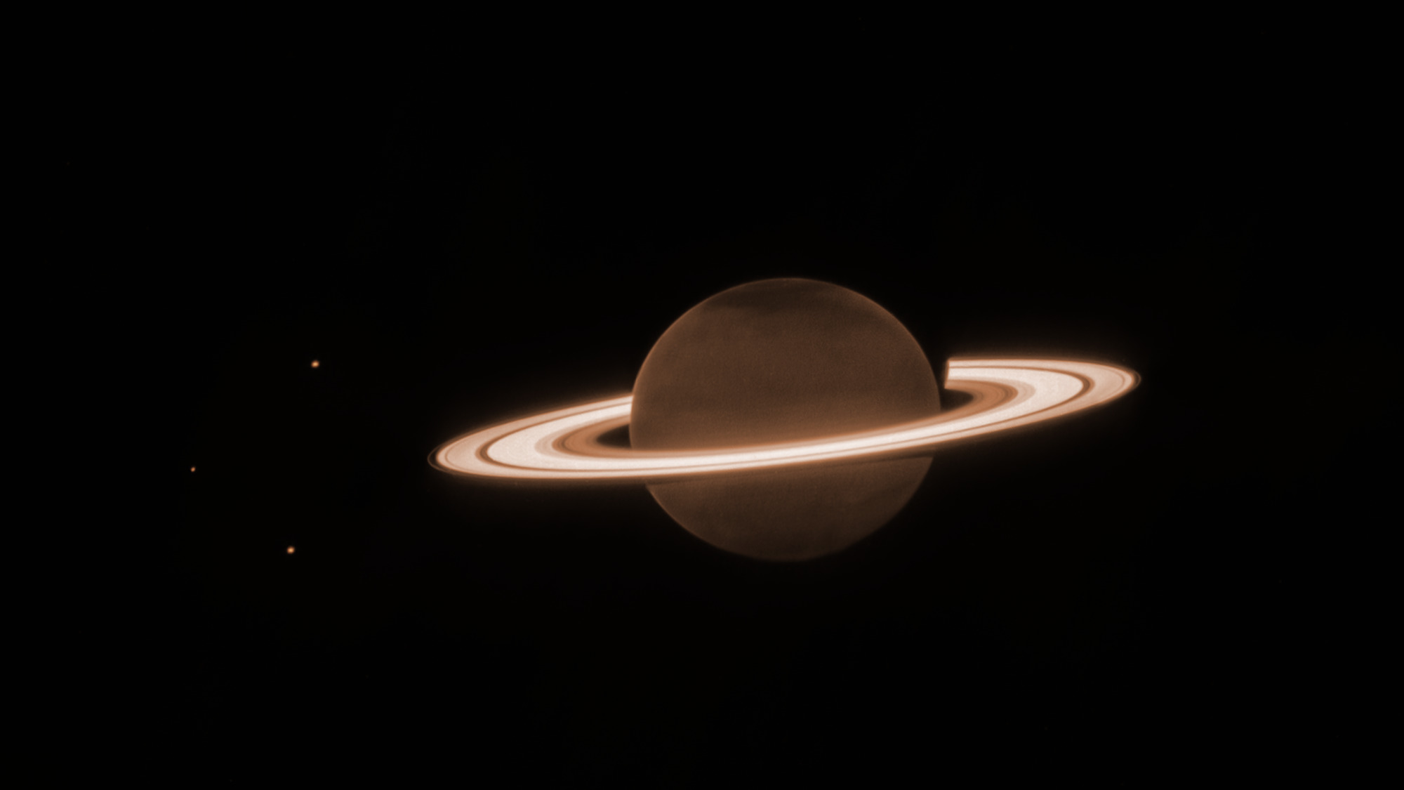 Nauji skaičiavimai vėl sujaukė Saturno žiedų istoriją: už visko gali slėptis „Chrysalis“