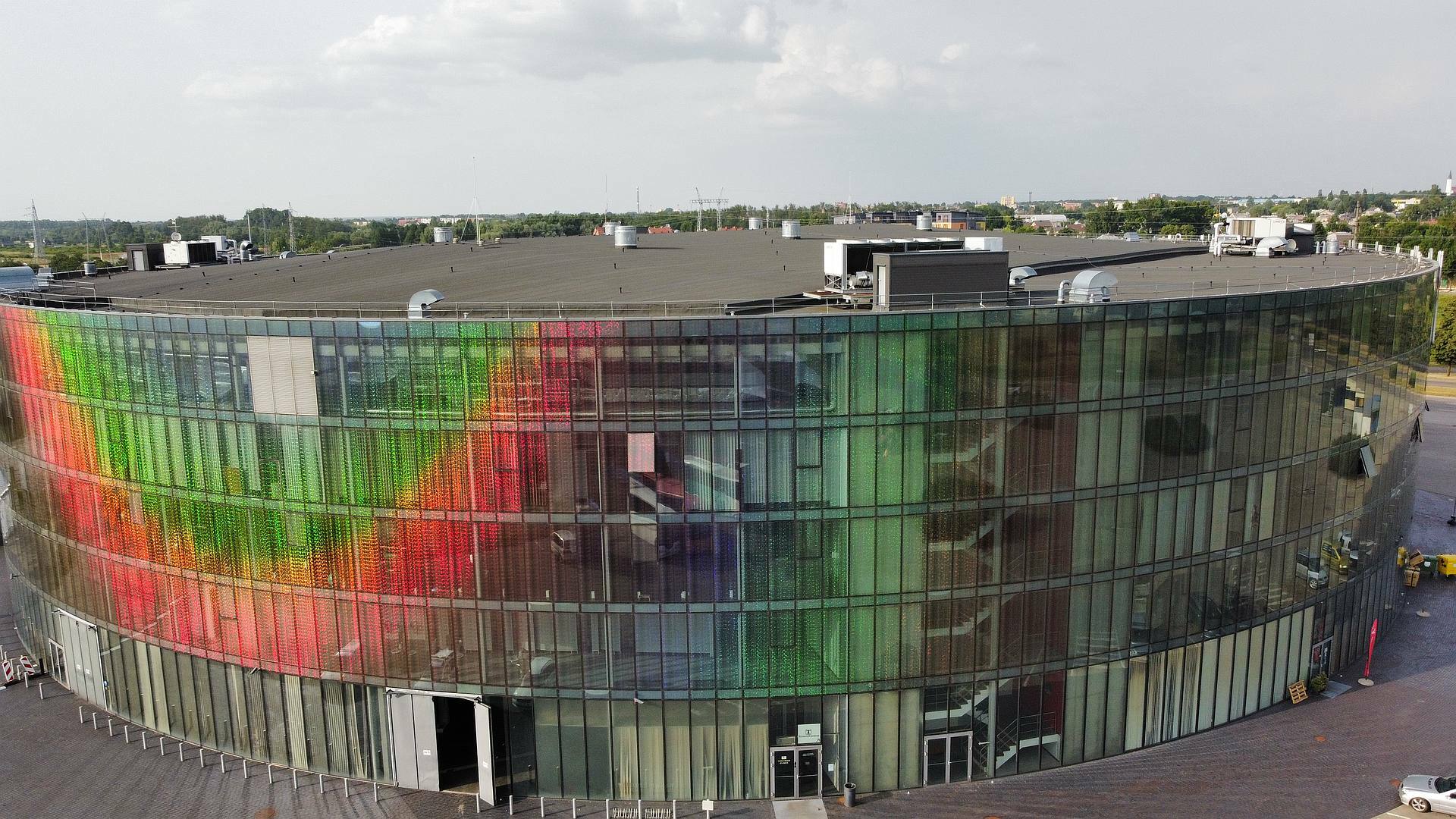 Teismai sustabdė sprendimą, o sistema neveikia: Šiaulių arena įstrigo tarp atsakomybių