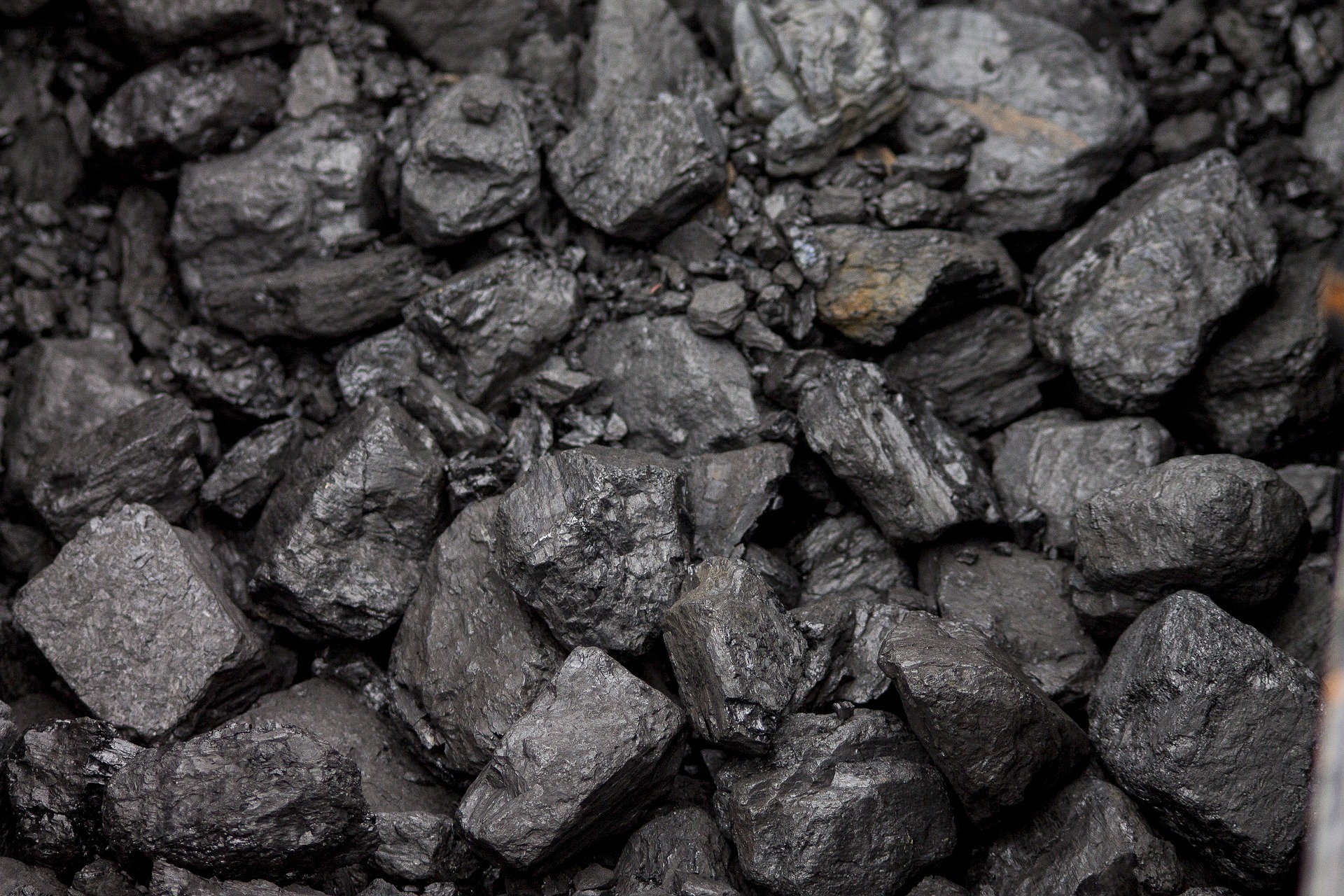 Kinijos mokslininkų bomba: elektra iš anglies be CO2? Skelbia apie naujos kartos technologiją