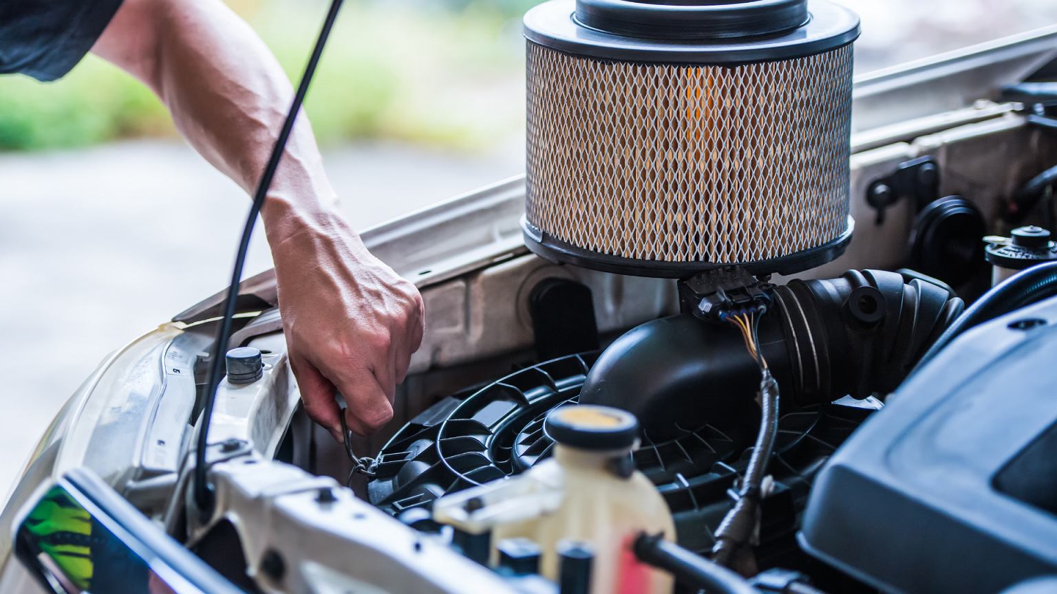 Pamiršite šią smulkmeną – automobilis ims ryti daugiau degalų ir greičiau dėvėsis variklis