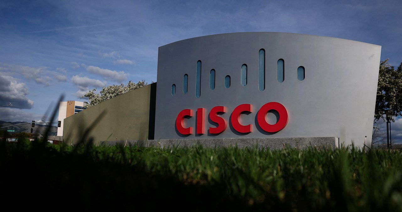 Cisco rekordiniai rezultatai ir DI bumas: įmonė mažina beveik 4 000 darbo vietų, kodėl?