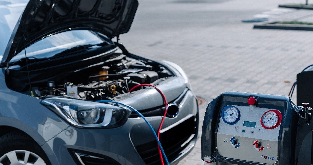 Šios 5 klaidos žudo automobilio kondicionierių: mechanikai sako, taip išgelbėsite kompresorių