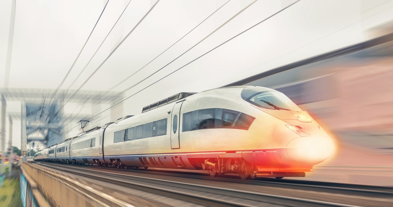 Lenkai daro šuolį: „CPK“ planuoja iki 60 traukinių, galinčių skrieti 320 km/h greičiu