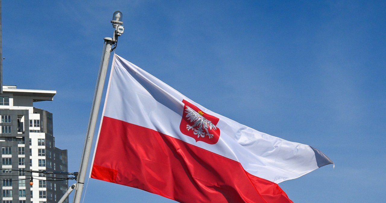 Lenkija po 30 metų grąžina nacionalinę vėliavą prekybiniams laivams: ruošia mokesčių reformą