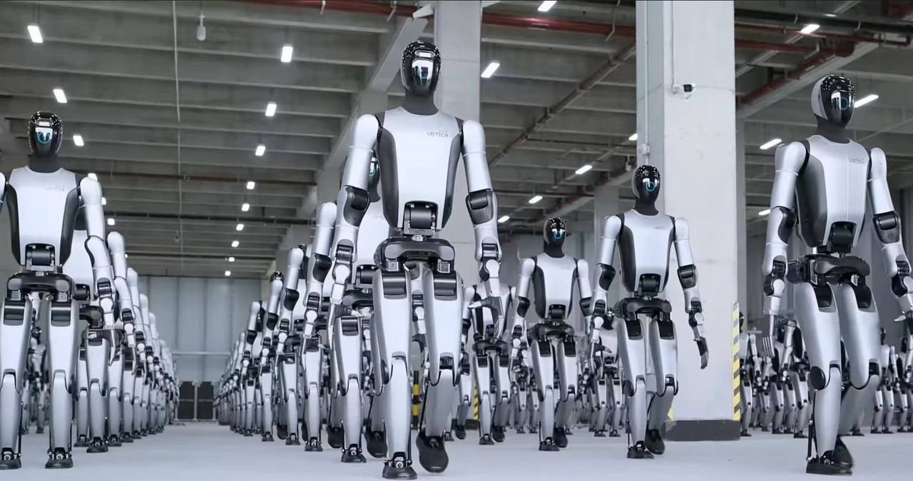 Robotams ir DI siūlo minimalų atlyginimą: ar naujas mokestis sustabdys masines atleidimų bangas?