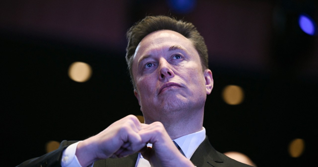Elonas Muskas švelnina kritiką „Anthropic“: pasirašyta sutartis dėl 300 MW DI superkompiuterio