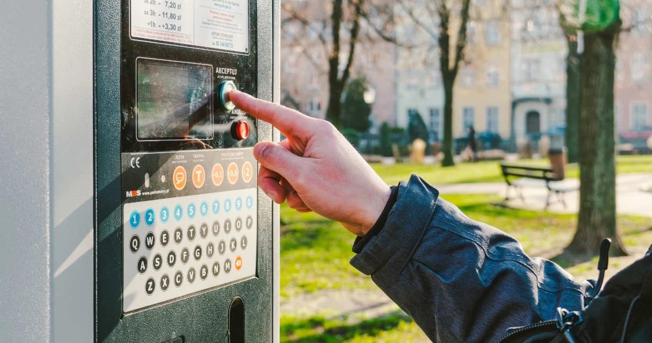 Spaudi mygtuką ir parkuoji nemokamai? 15–20 min. triukas, kurio stokoja daugelis miestų