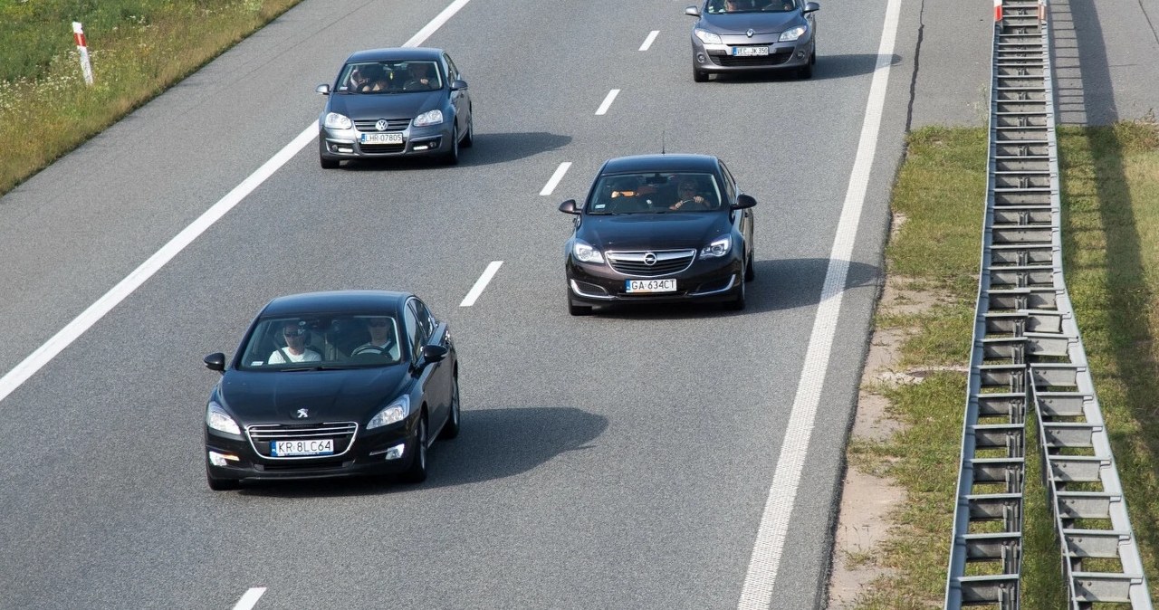 Lenkti iš dešinės galima dažniau, nei manote: štai kur vairuotojai dažniausiai klysta