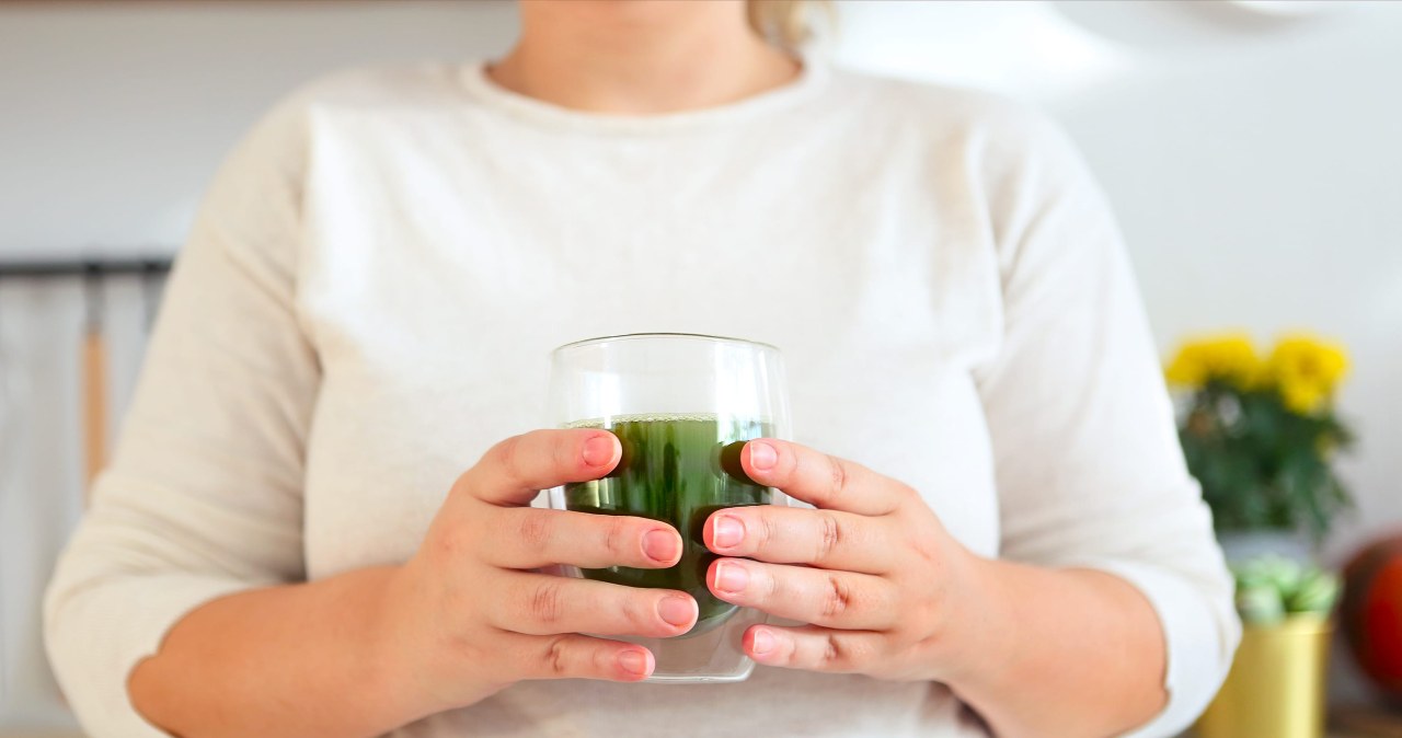 Spirulina ir chlorella grįžta į madą: kas iš tiesų veikia, o kas tėra brangus pažadas?