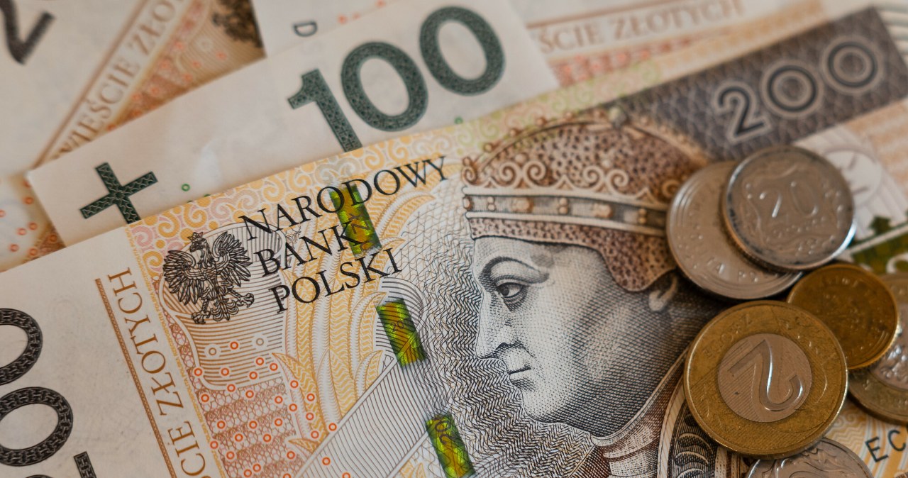 Tūkstančiai paveldėtojų nežino: po artimojo mirties galima atgauti pinigus iš ZUS ir OFE