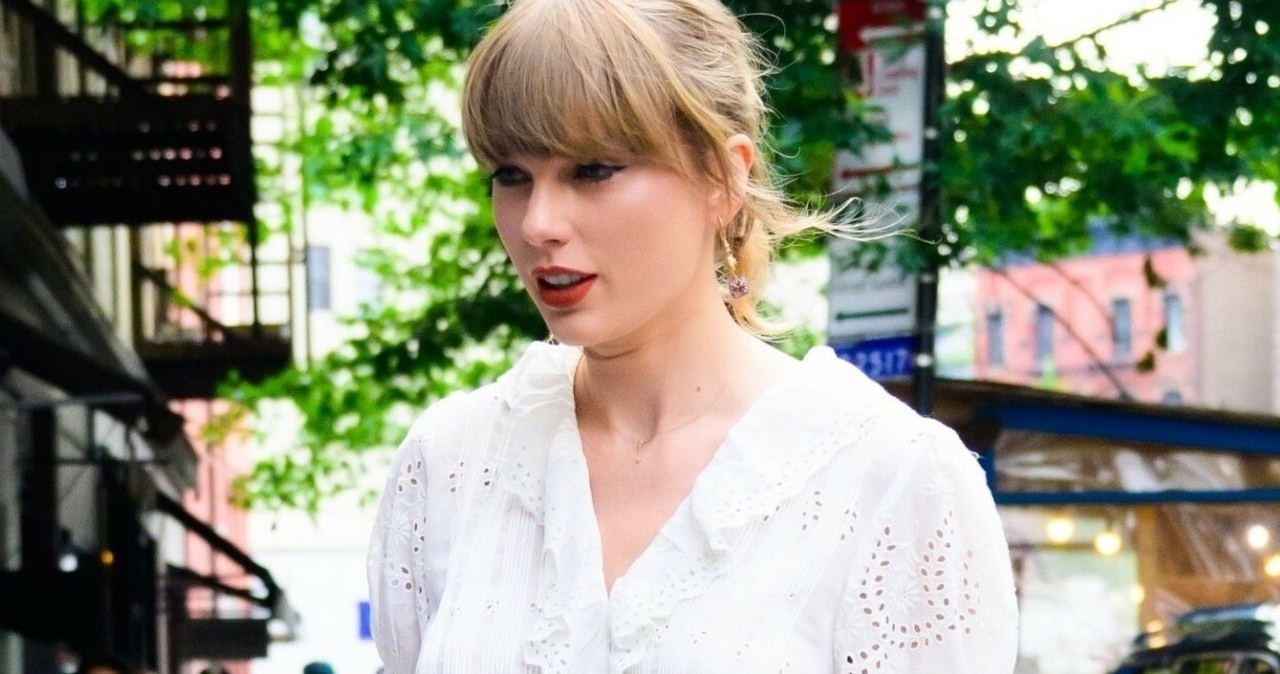 Taylor Swift sukėlė ažiotažą: jos balta suknelė taps 2026 metų vasaros hitu