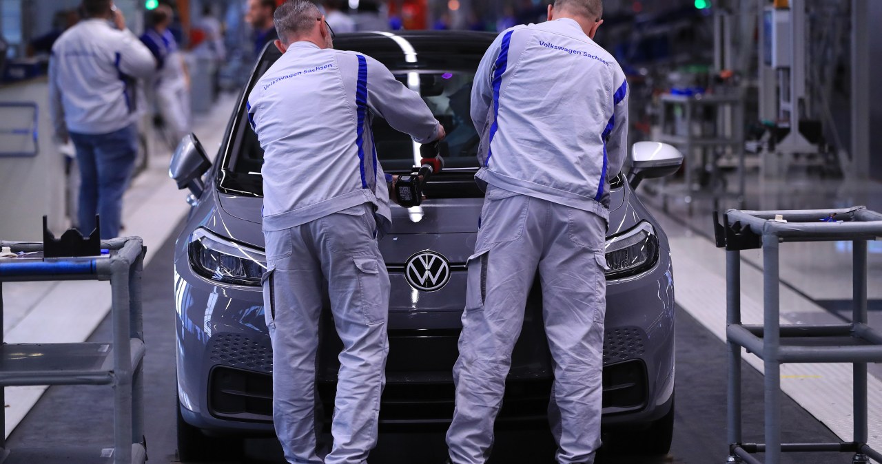 Senuose automobiliuose – iki 360 kg plastiko: ES ruošia naujas taisykles ir tikslus gamintojams