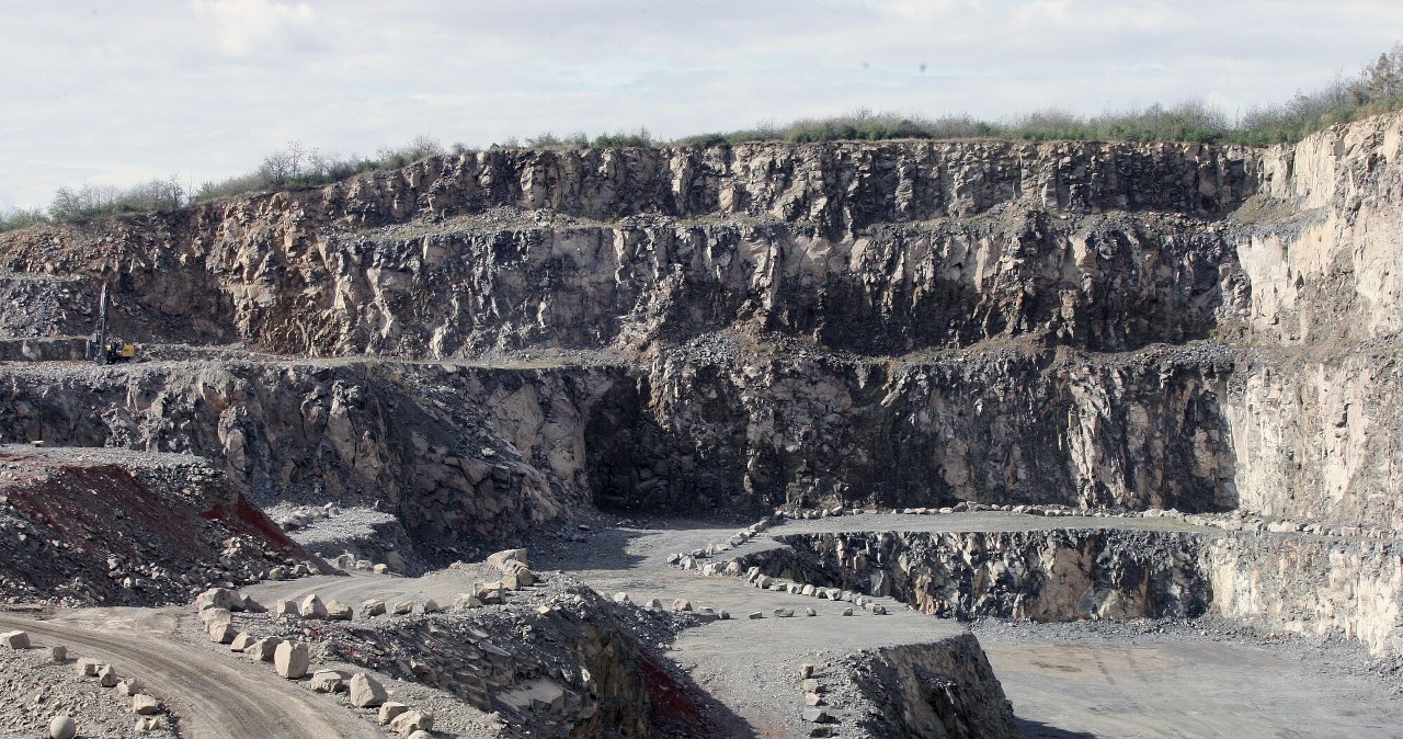 Mokslininkai rado, kuo pakeisti kalkakmenį: cementas iš bazalto gali smarkiai mažinti CO2