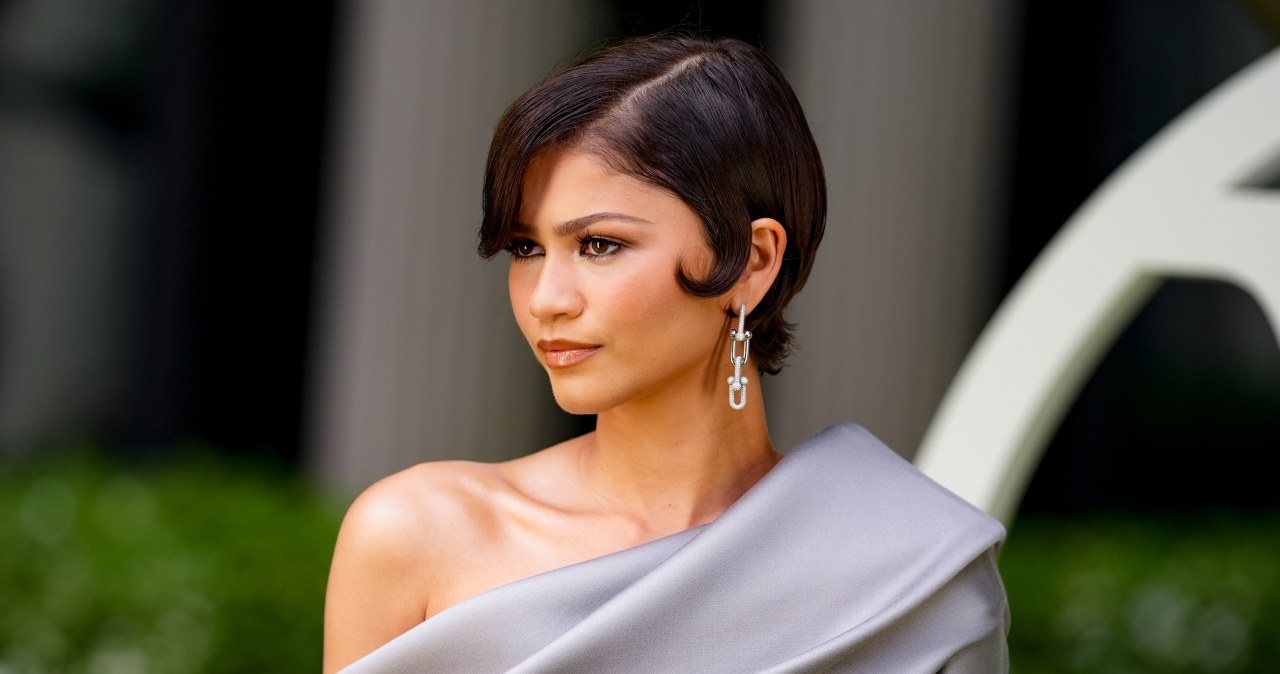 Zendaya Louis Vuitton šou pavertė savo scena: sidabrinė mini sužibėjo ir uždavė toną