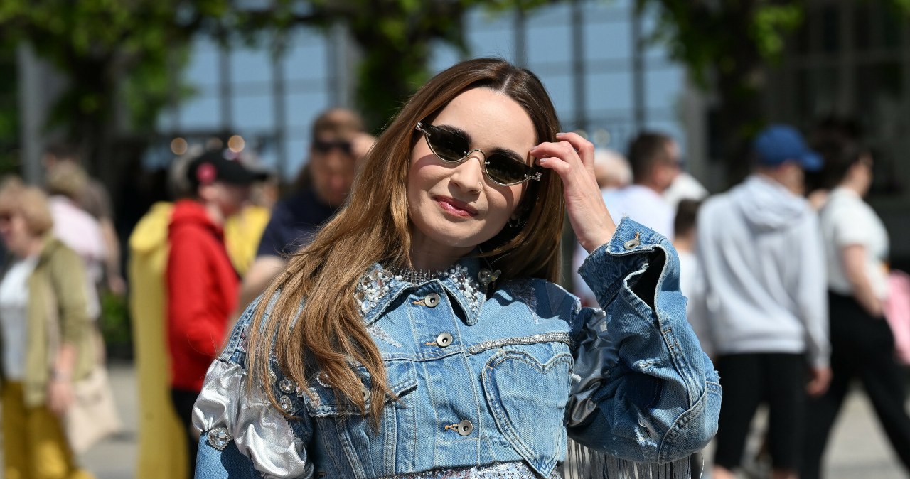 Sopote Ewelina Lisowska surengė džinsinį roko šou: atidengė pilvą ir kojas