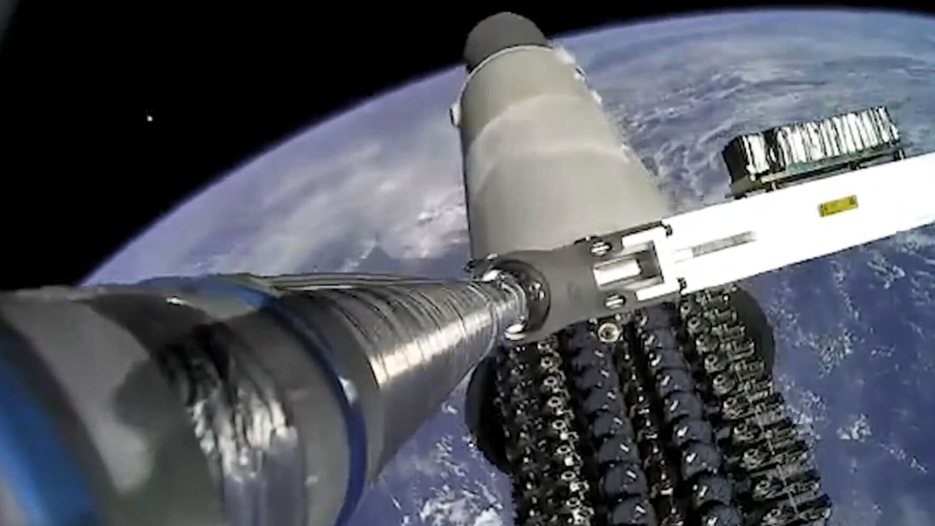„SpaceX“ prieš Nasdaq: kodėl „Starlink“ tapo pagrindiniu pelno varikliu ir kas kelia rizikas