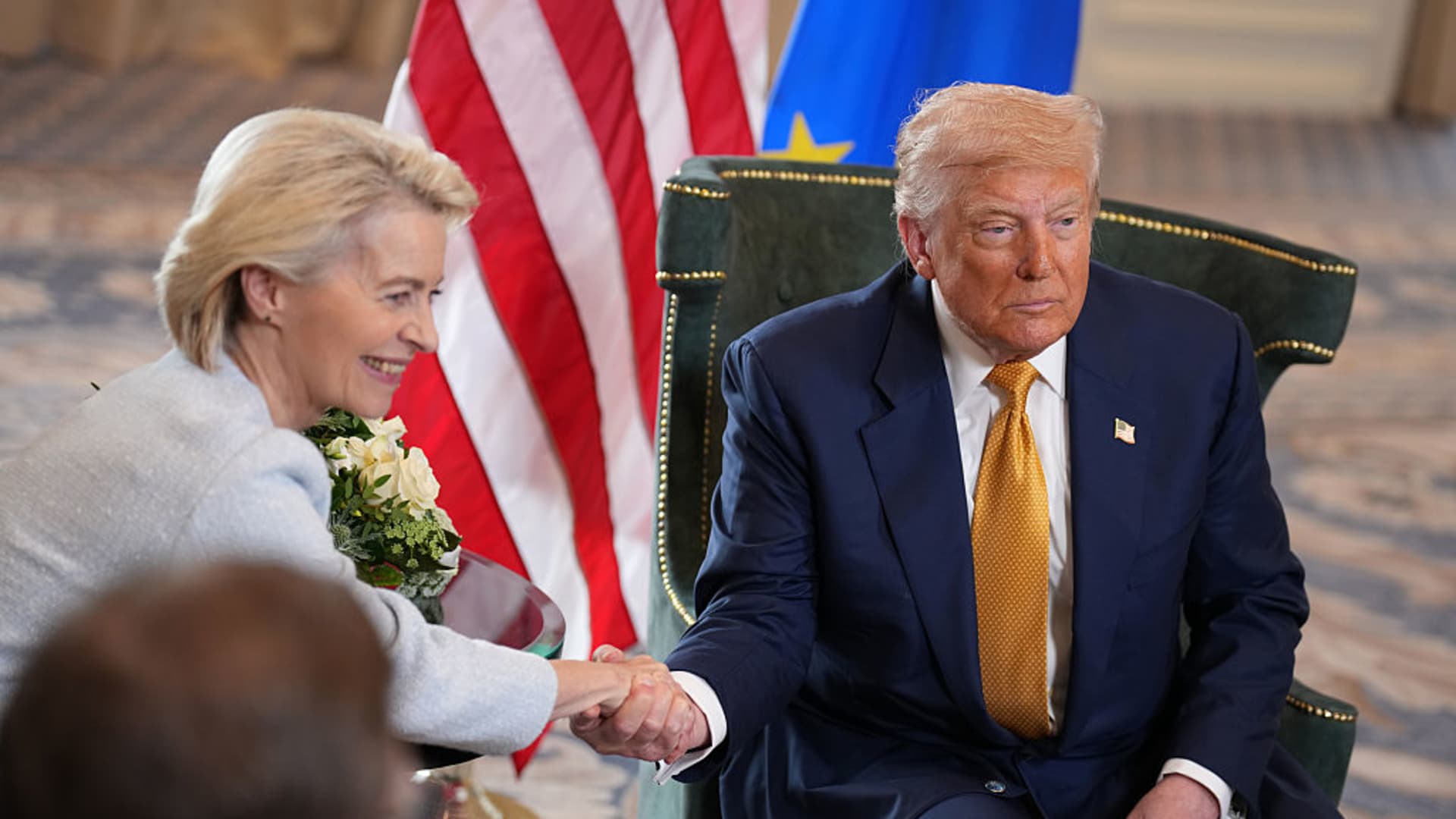ES sutaria su JAV: paskutinė kliūtis įveikta, Briuselis ruošiasi atremti Trumpo muitus