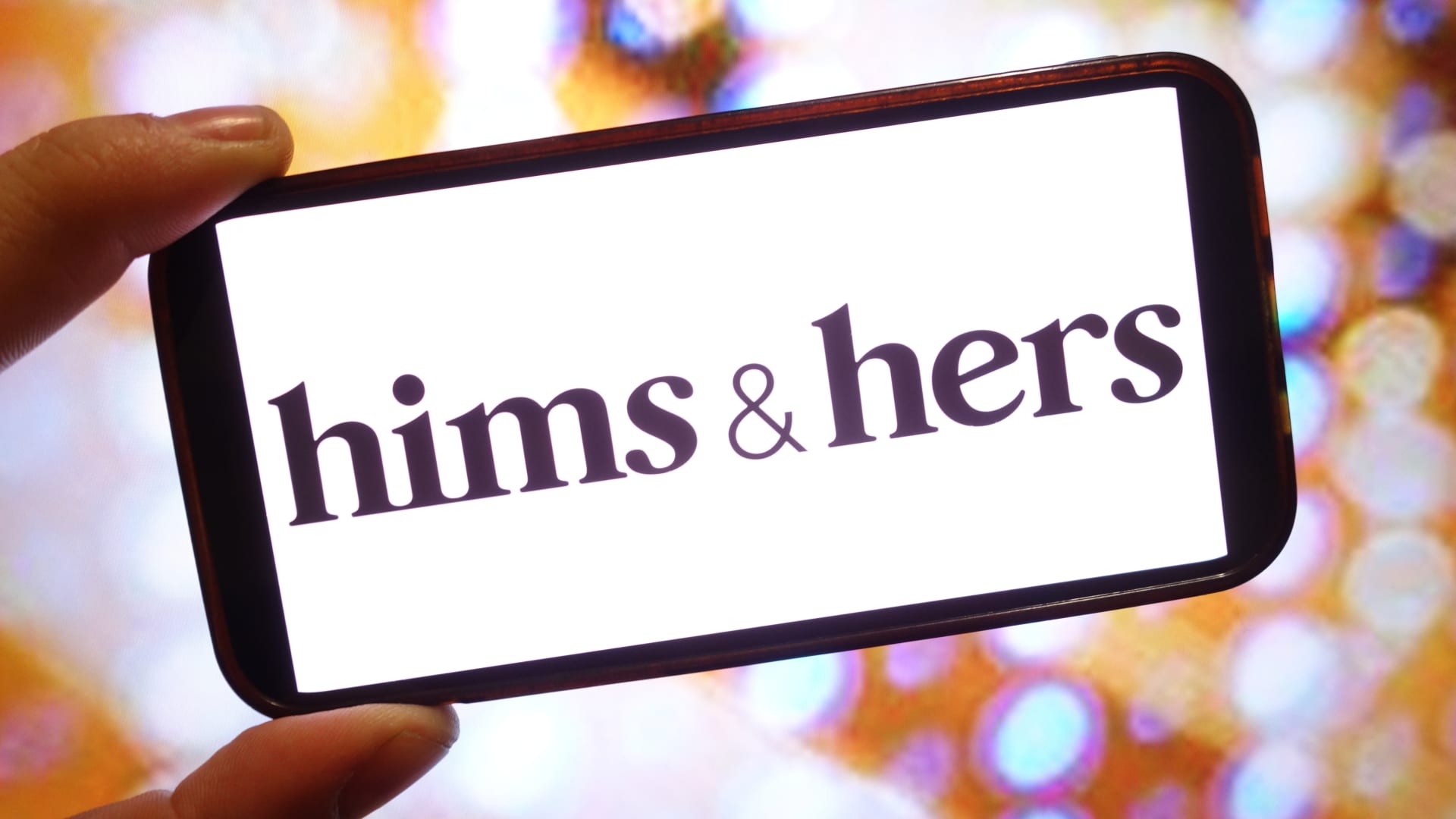 „Hims & Hers“ akcijos smigo 15 proc.: milžiniškas nuostolis ir audra dėl GLP-1 vaistų