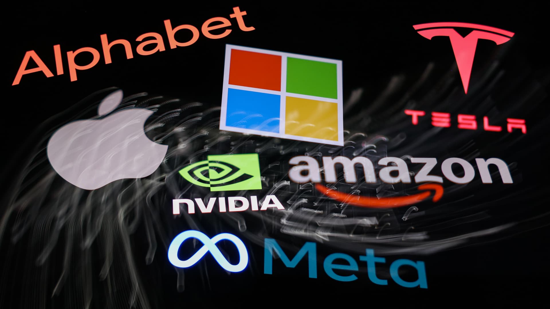 Nasdaq šovė 15,3 proc.: „Alphabet“ ir „Amazon“ rezultatai įkaitino technologijų akcijų ralį