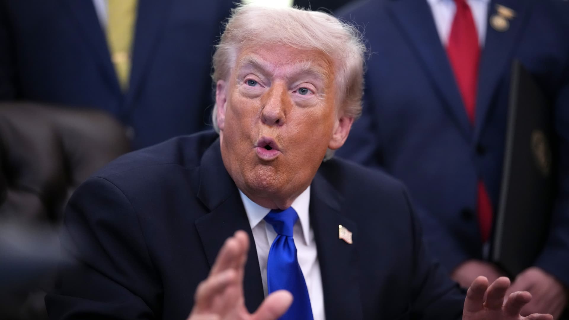 Trumpas grasina ES automobiliams: muito tarifas iki 25 proc. – ką tai reikštų Europai?