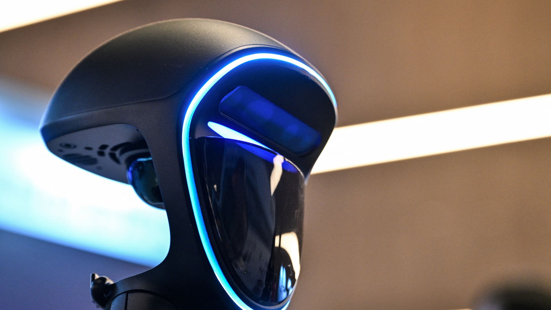 „Japan Airlines“ siunčia humanoidus į Hanedą: ką robotai darys oro uoste ir kodėl tai svarbu