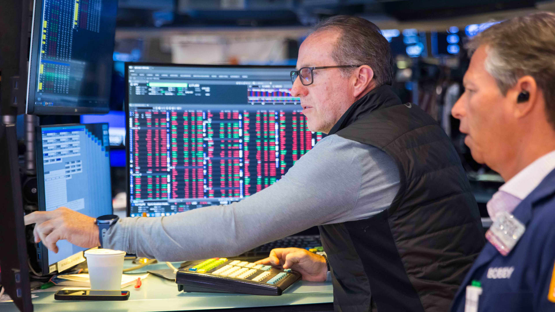 S&P 500 pasiekė 7 savaičių rekordą, bet Trumpo ir Xi derybos nuvylė: kas laukia toliau?