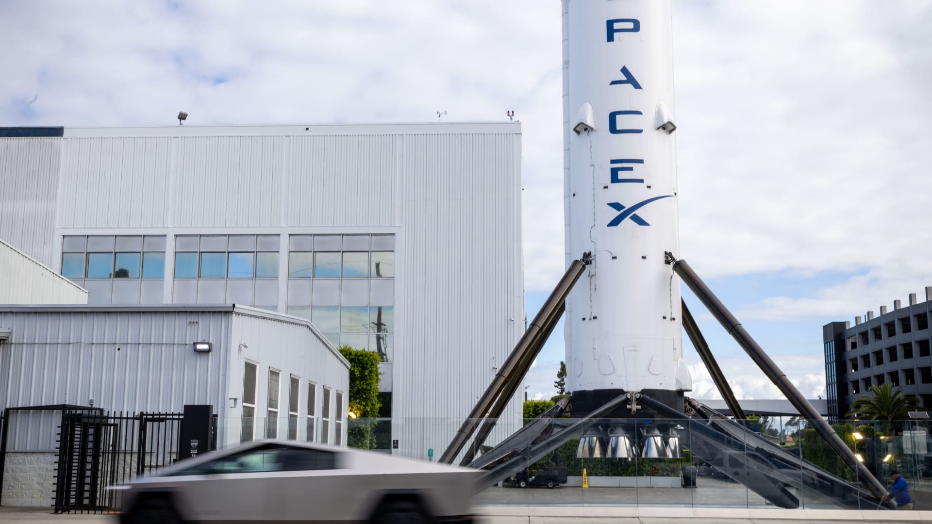 „SpaceX“ antru bandymu pakėlė „Starship“: pasiektas kosmosas, bet misiją temdė rimti gedimai
