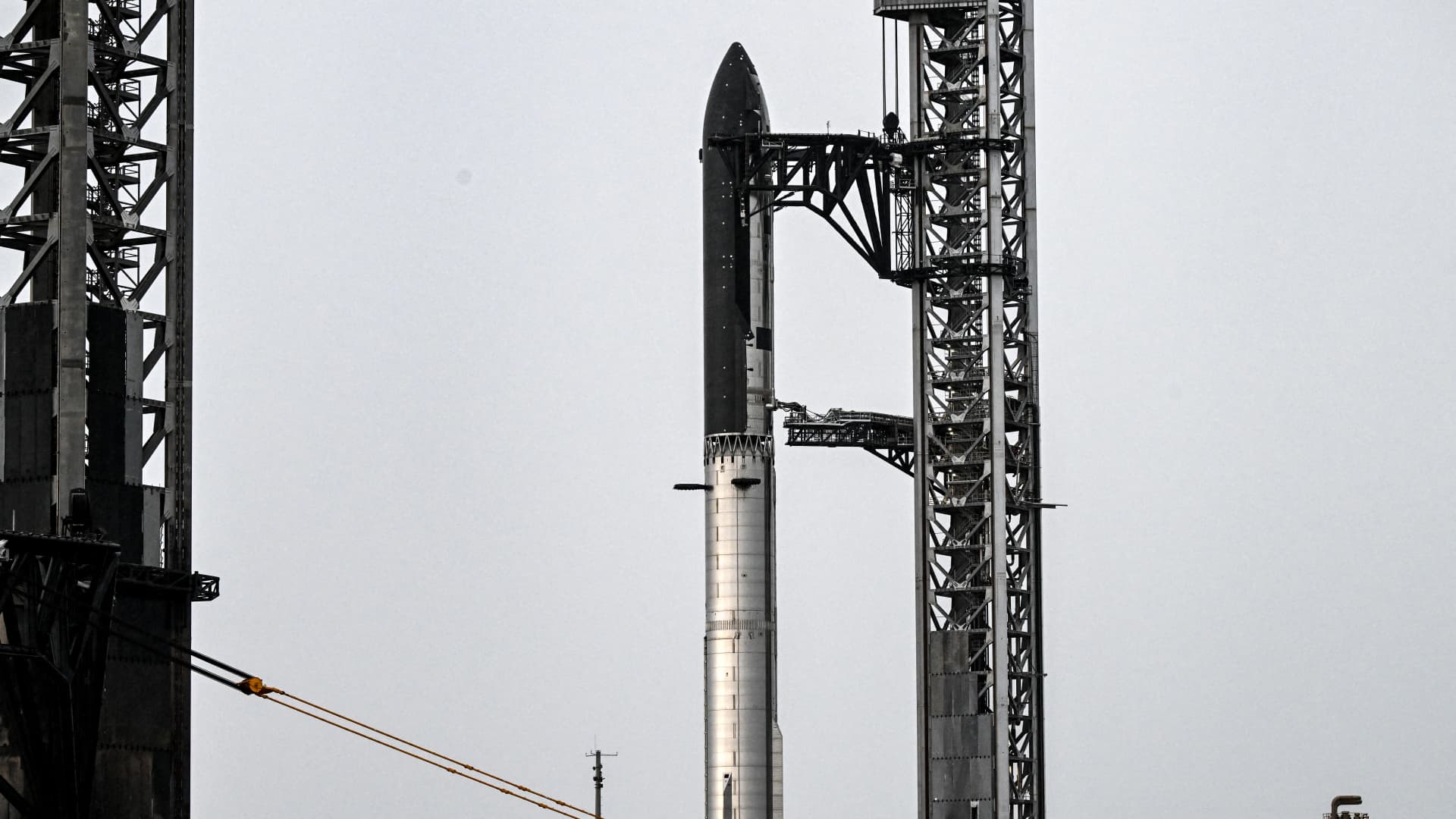 „SpaceX“ atšaukė milžiniškos „Starship“ V3 bandymą: kodėl šis skrydis ypač svarbus?
