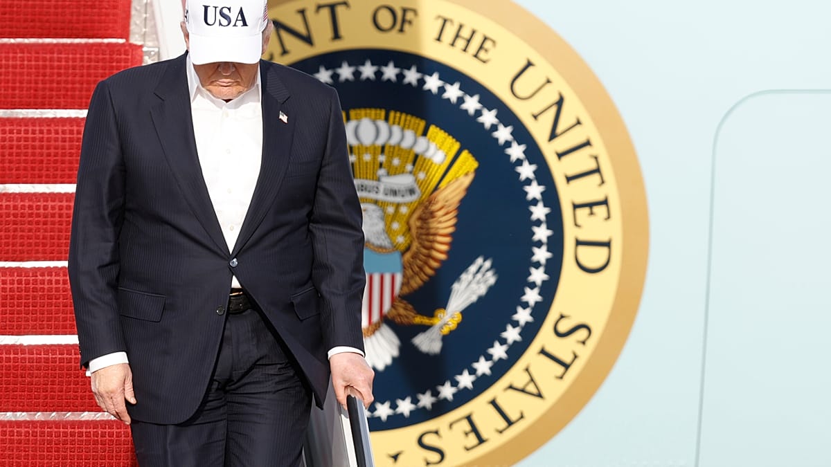 Trumpas atšaukė planuotą smūgį Iranui: Persijos įlankos lyderiai prašė laiko deryboms