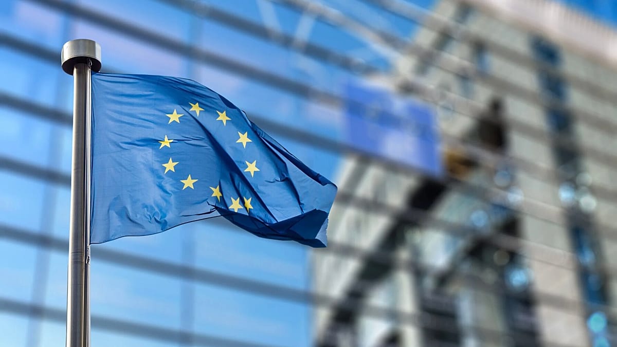 ES atideda DI įpareigojimus iki 2027–2028: verslui žada mažiau dubliavimo, bet griežtina draudimus