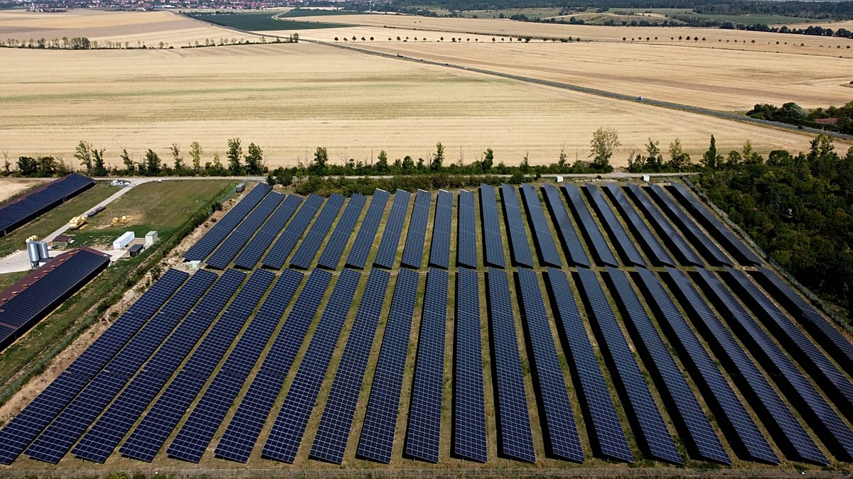 ES smogia kinų įrangai: „Huawei“ ir „Sungrow“ keitikliai gali būti išstumti iš projektų