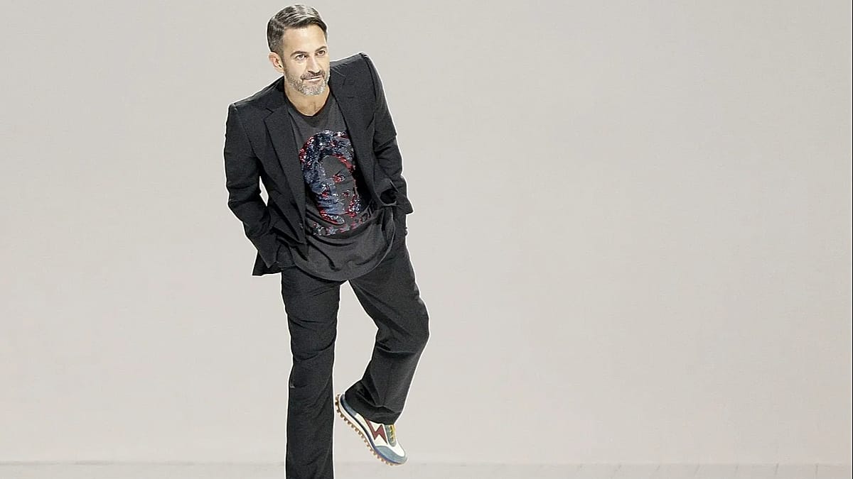 „LVMH“ atsisveikina su Marc Jacobs po 30 metų: prekės ženklą perima „WHP Global“ už milijardą?