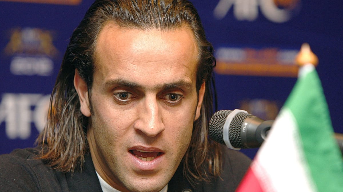 Irano valdžia smogė futbolo legendai Ali Karimi: konfiskuojamas turtas ir butai