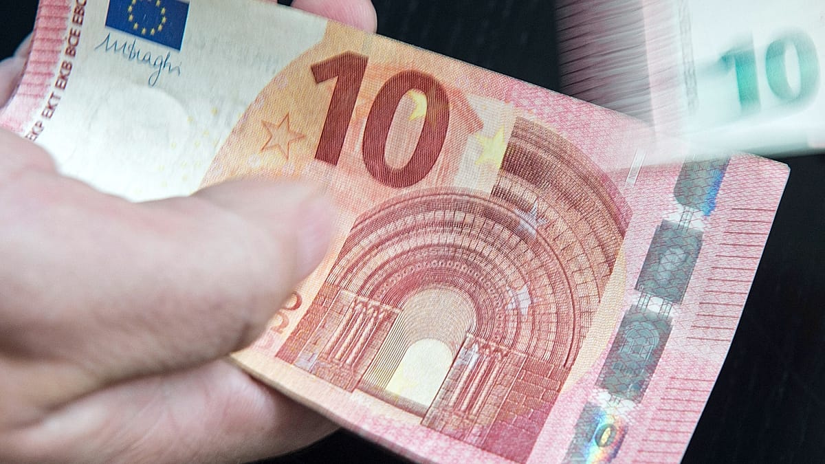 Europos atlyginimų žemėlapis: kur per metus uždirba virš 100 000 eurų, o kur – mažiau nei 30 000