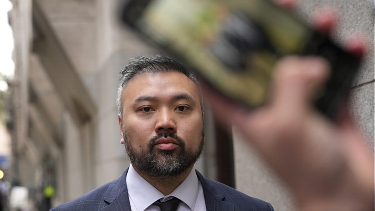JK iškvies Kinijos ambasadorių: nuteisti du vyrai dėl Honkongo disidentų sekimo Londone