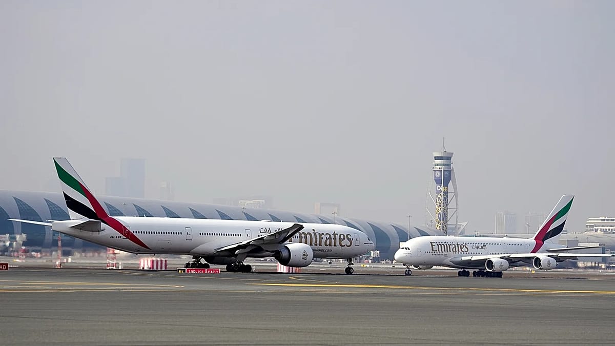 „Emirates“ skrydis į Dubajų sulaikytas Hitrou: sprendimas priimtas prasidėjus atakoms JAE